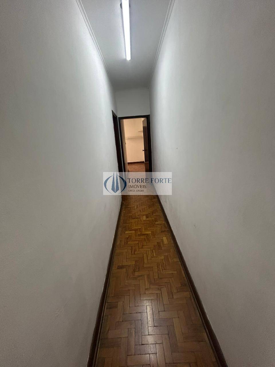 Casa para alugar com 3 quartos, 240m² - Foto 4