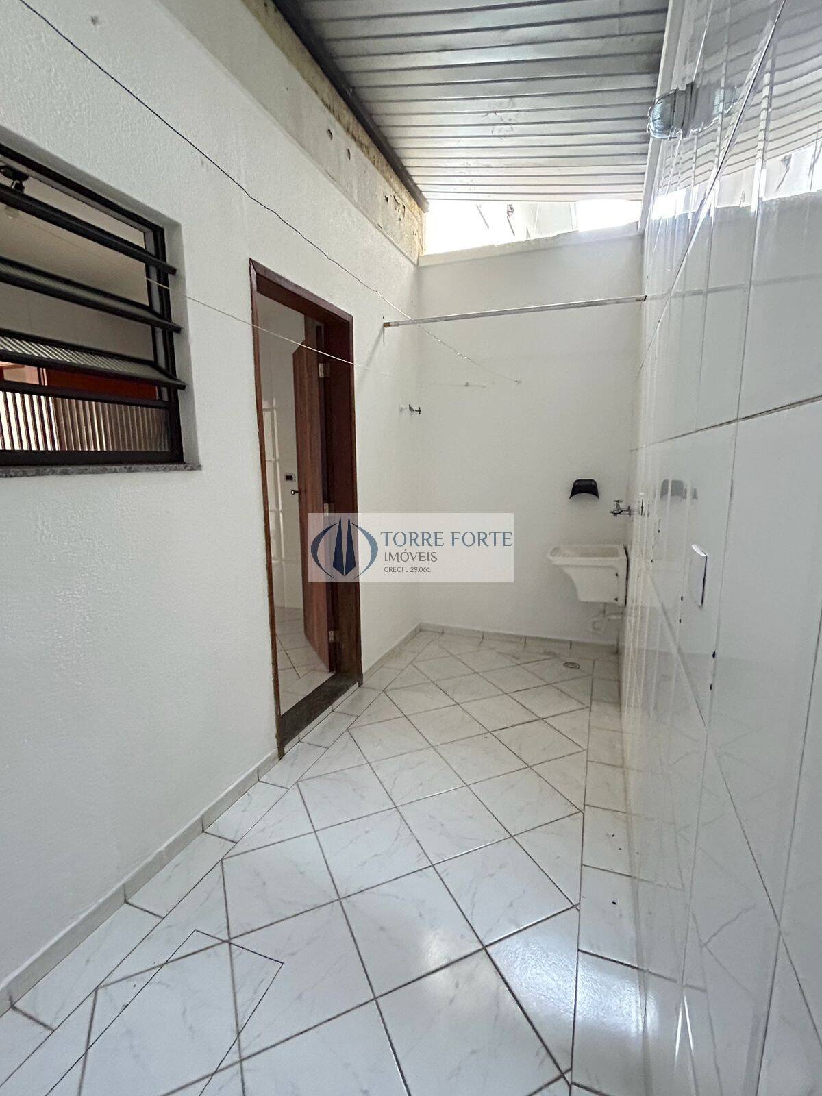 Casa para alugar com 2 quartos, 99m² - Foto 9