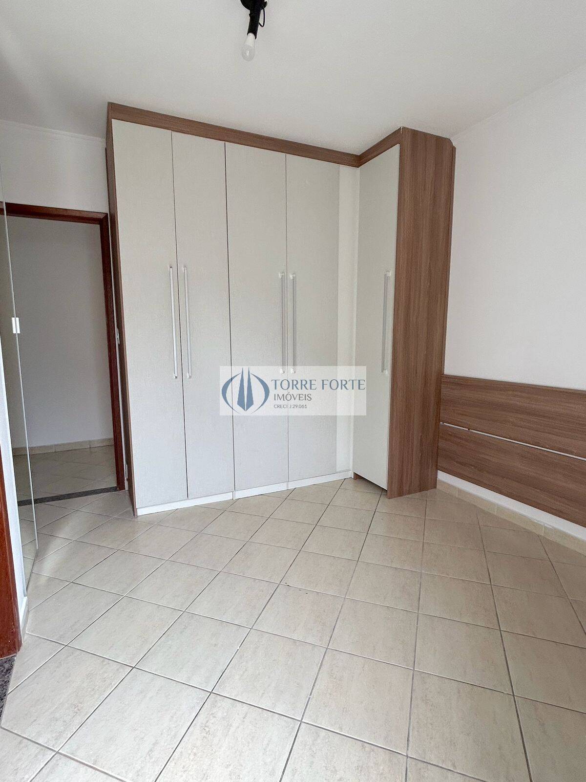 Casa para alugar com 2 quartos, 99m² - Foto 12