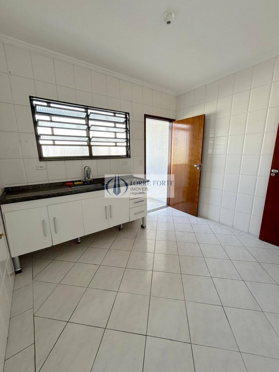 Casa para alugar com 2 quartos, 127m² - Foto 5