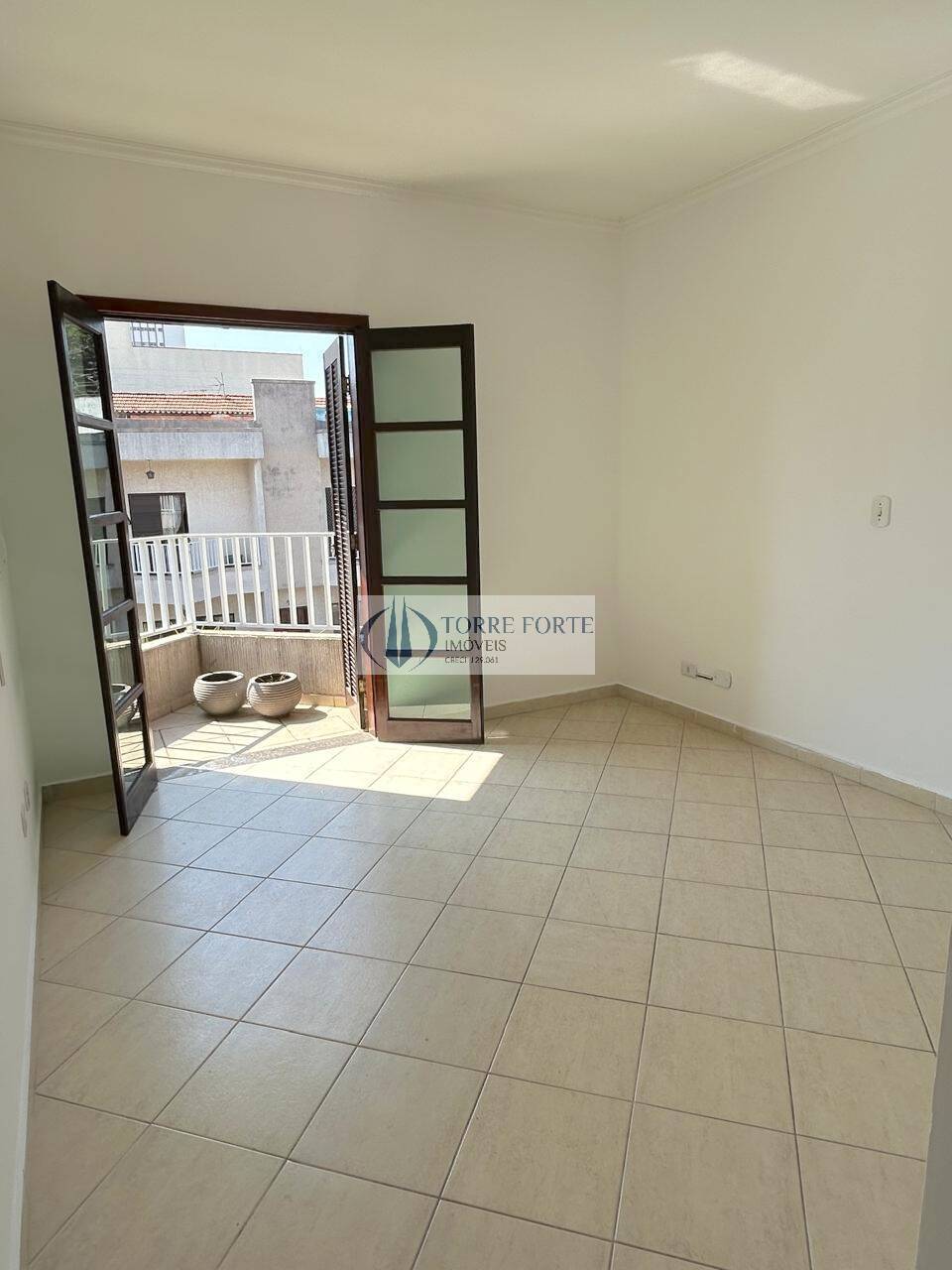 Casa para alugar com 2 quartos, 127m² - Foto 11