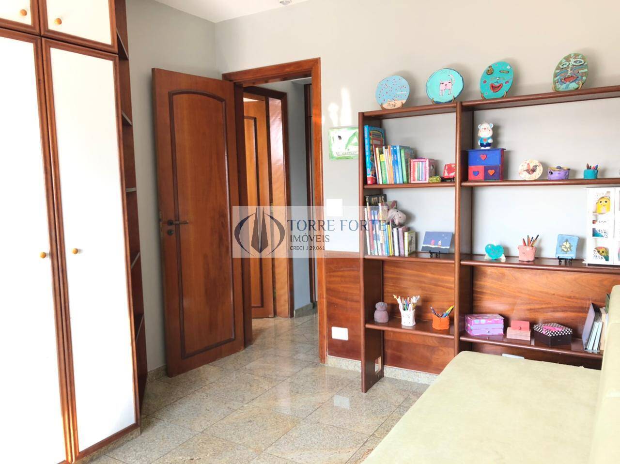 Apartamento à venda com 4 quartos, 228m² - Foto 9