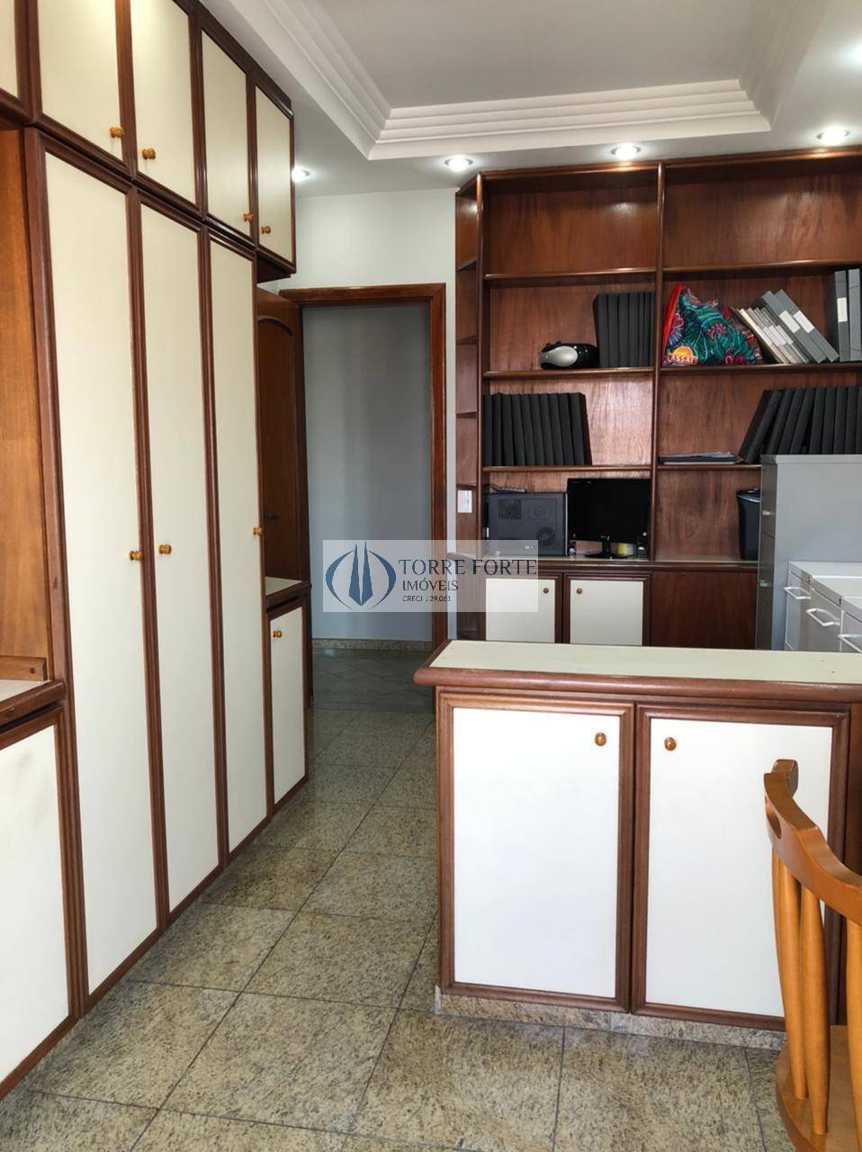 Apartamento à venda com 4 quartos, 228m² - Foto 11