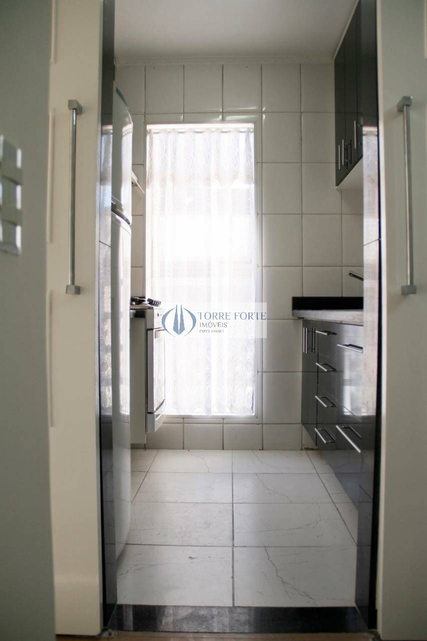 Apartamento à venda com 3 quartos, 45m² - Foto 1