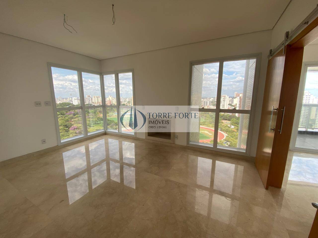 Apartamento à venda com 4 quartos, 335m² - Foto 4