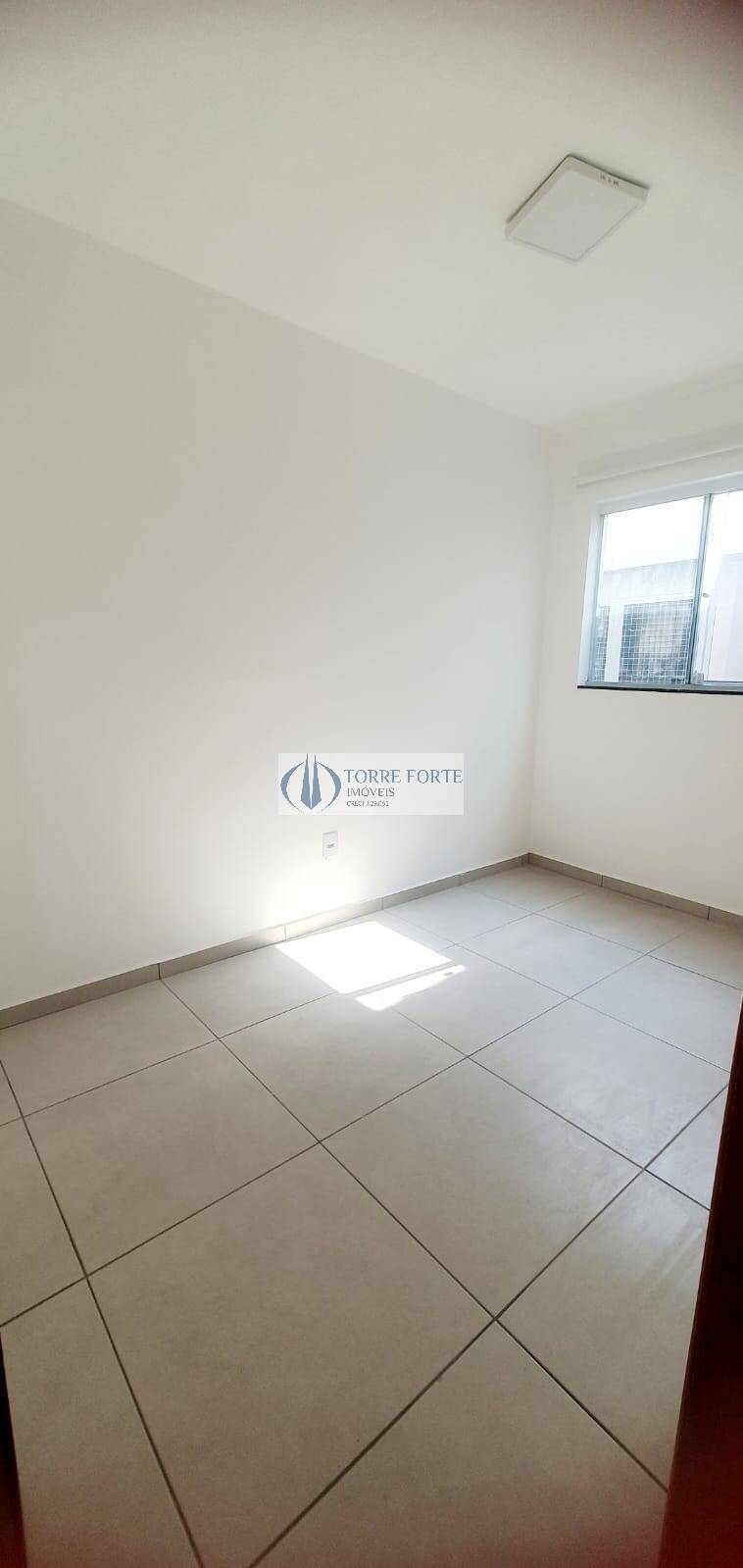 Apartamento à venda com 2 quartos, 41m² - Foto 2