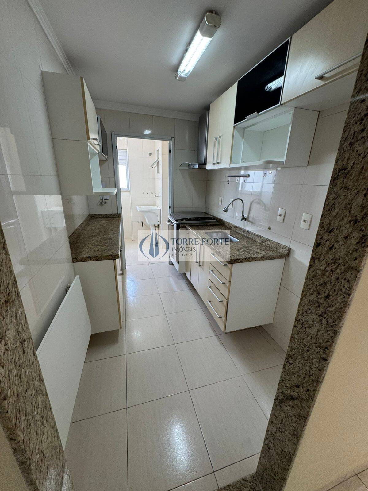 Apartamento à venda com 3 quartos, 65m² - Foto 1