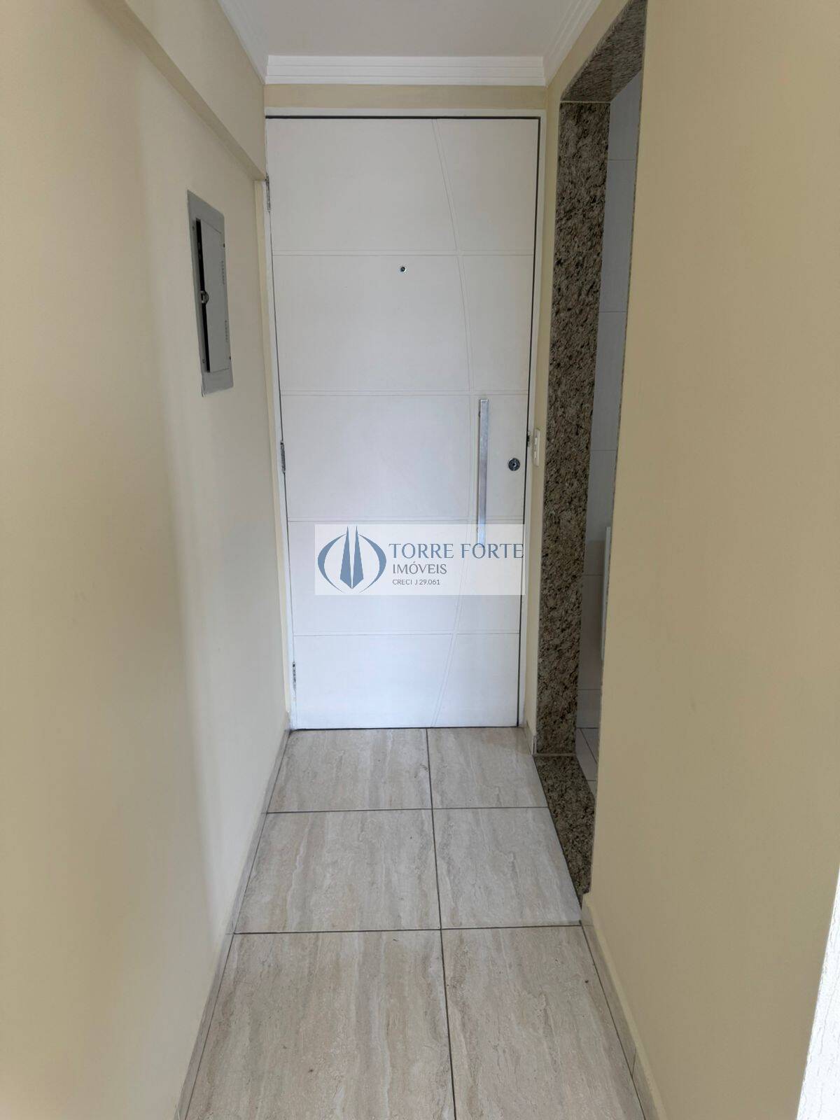 Apartamento à venda com 3 quartos, 65m² - Foto 2