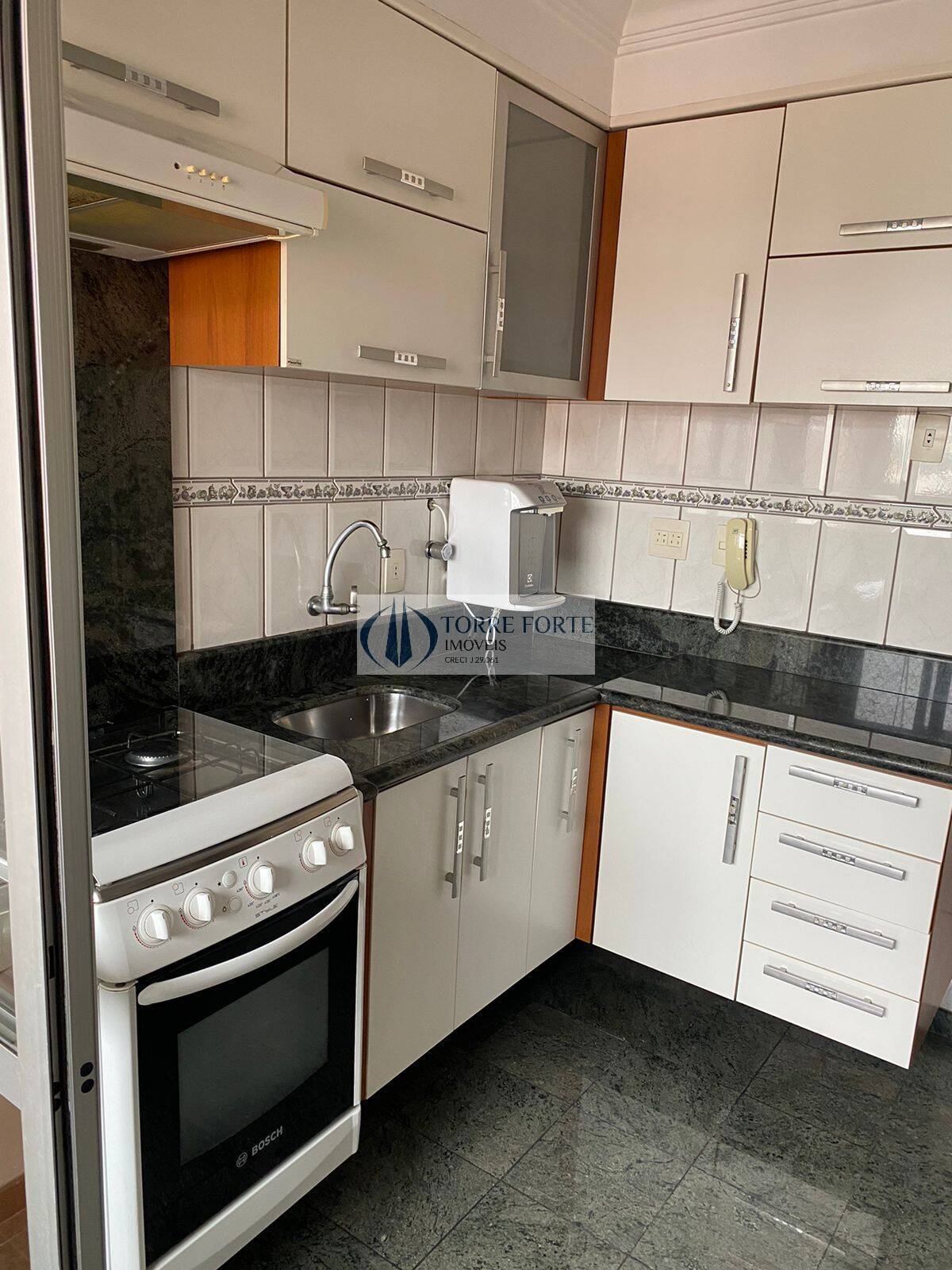 Apartamento à venda com 3 quartos, 80m² - Foto 2