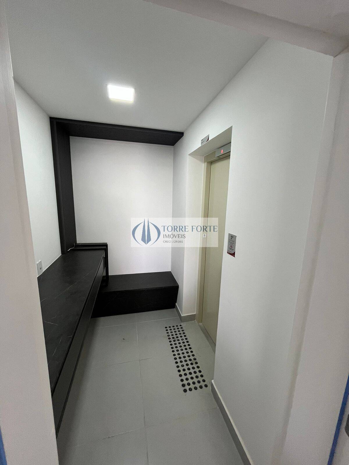 Apartamento à venda com 3 quartos, 121m² - Foto 19