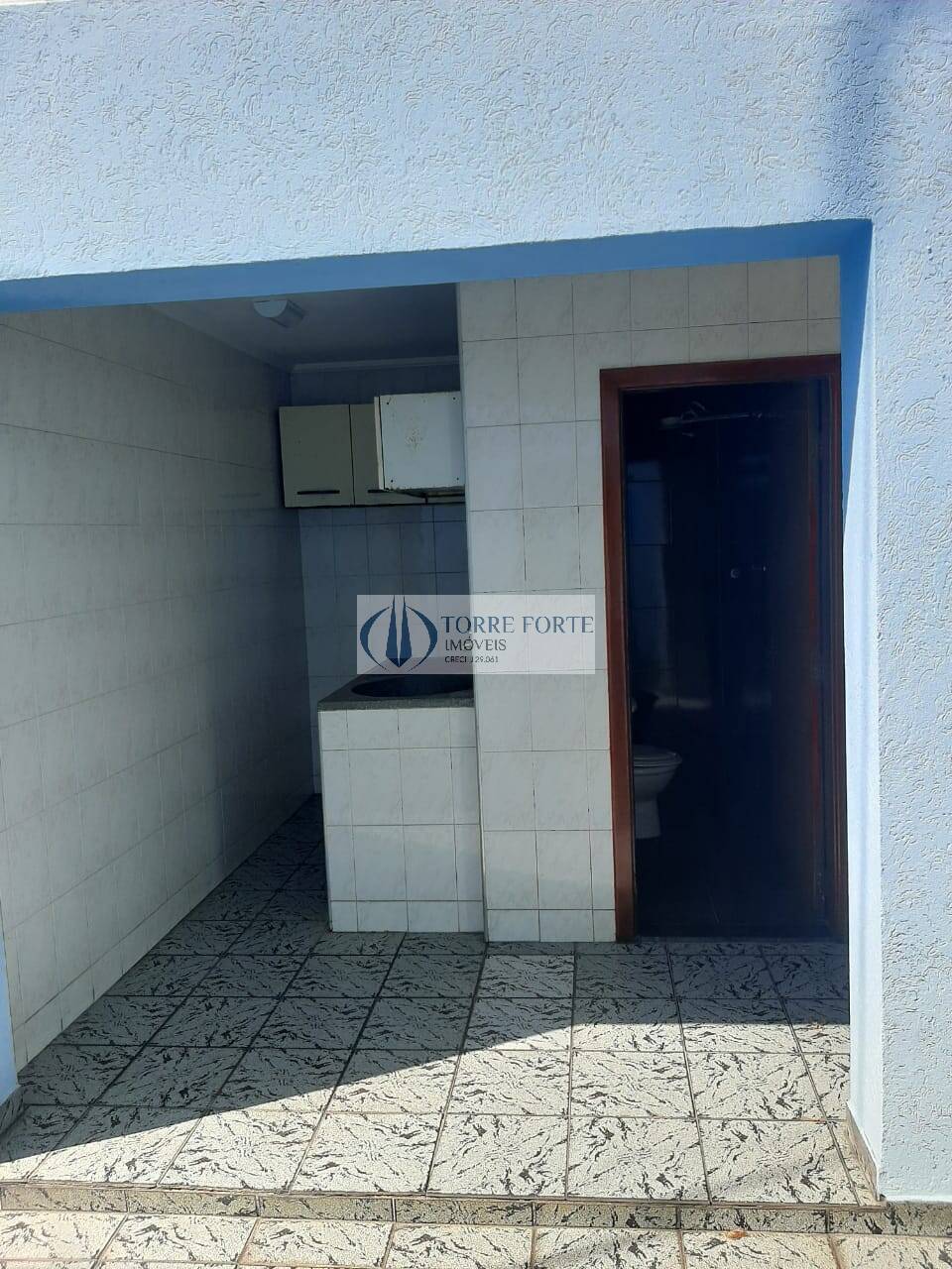 Casa à venda com 5 quartos, 250m² - Foto 2