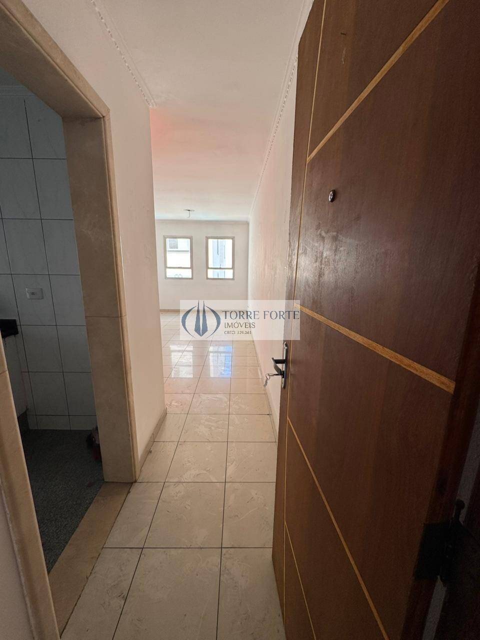 Apartamento à venda com 2 quartos, 64m² - Foto 2