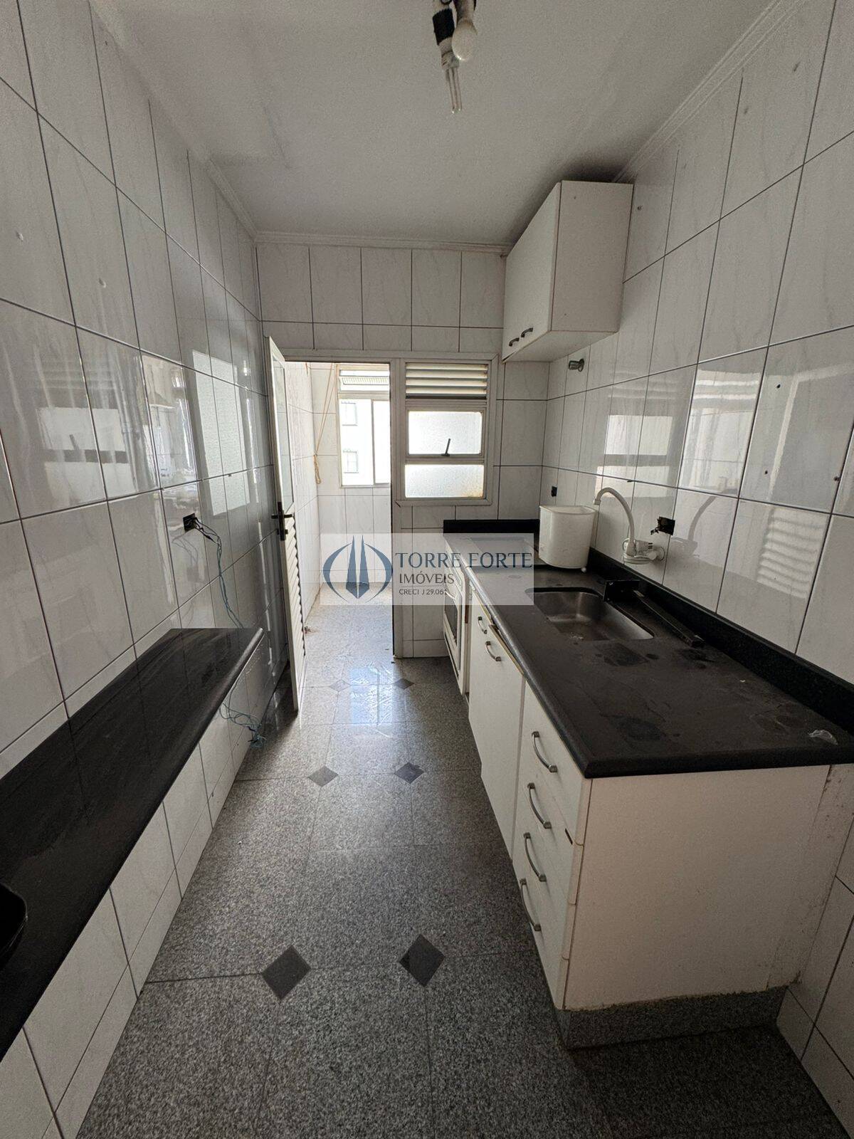 Apartamento à venda com 2 quartos, 64m² - Foto 1