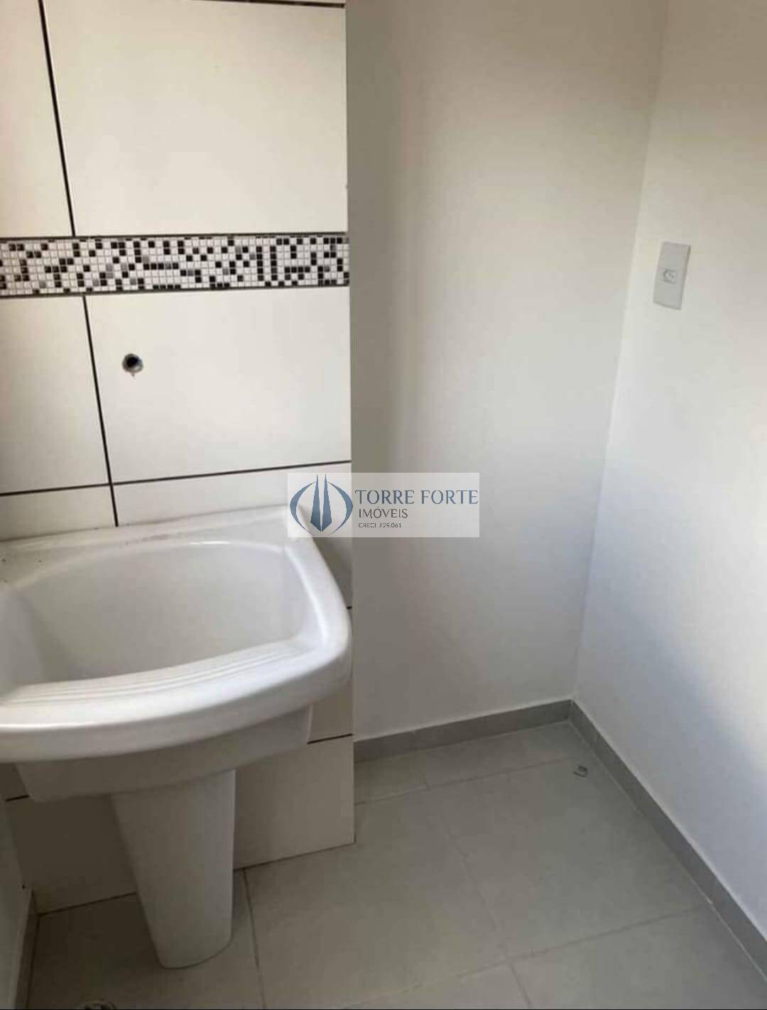 Apartamento à venda com 2 quartos, 40m² - Foto 2