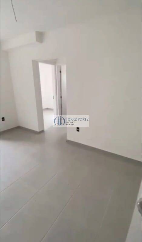 Apartamento à venda com 2 quartos, 40m² - Foto 13