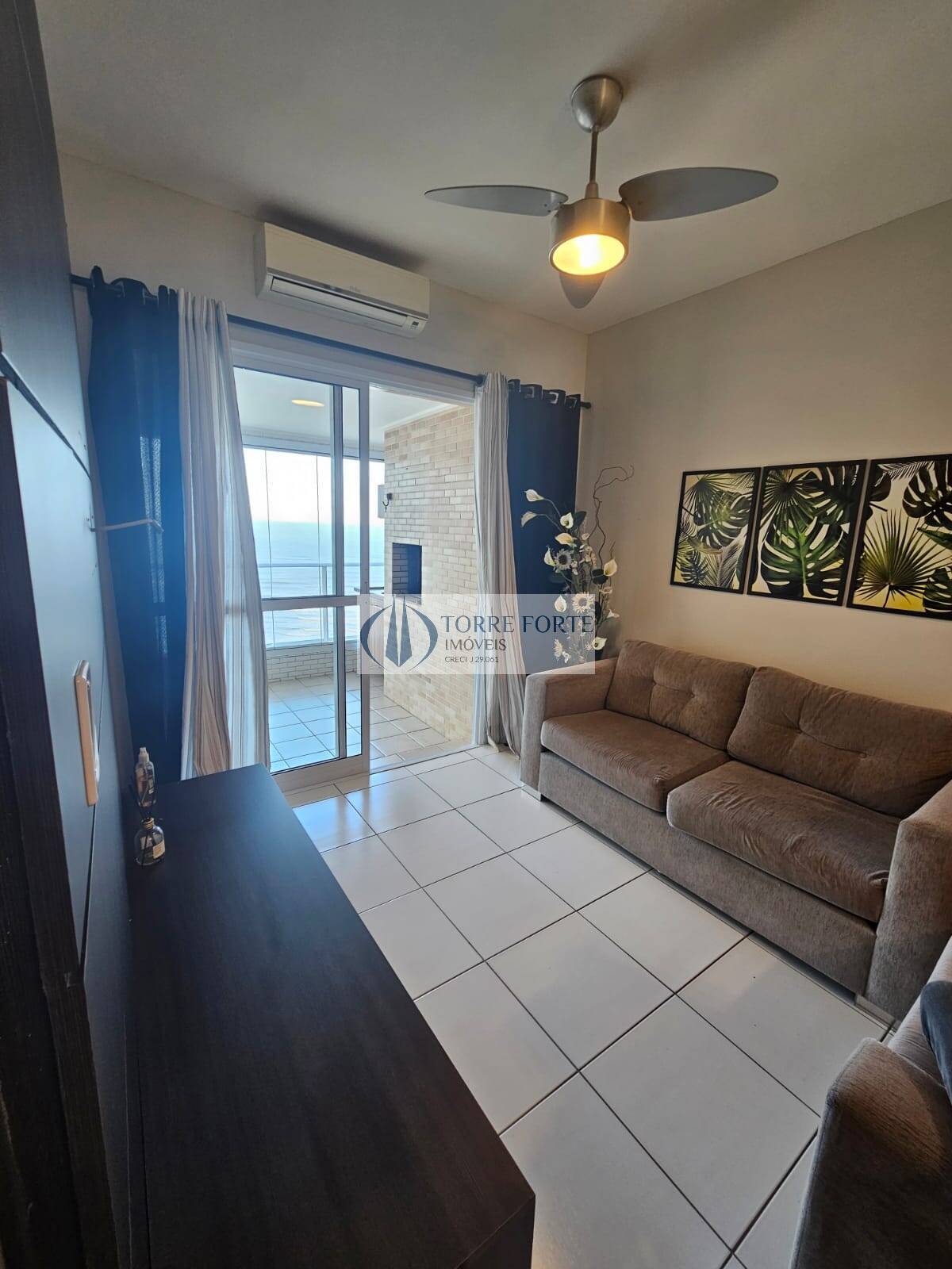 Apartamento à venda com 2 quartos, 70m² - Foto 2