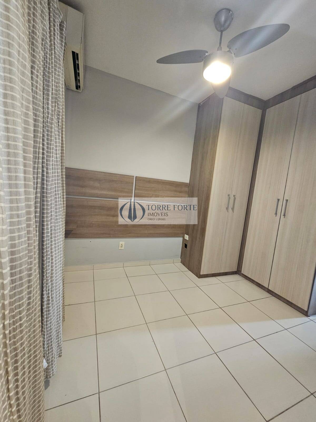 Apartamento à venda com 2 quartos, 70m² - Foto 13