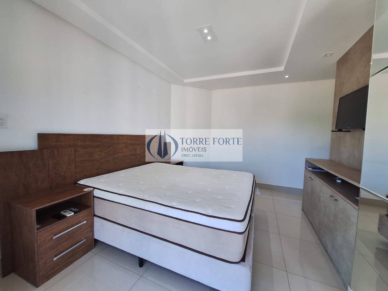 Apartamento à venda com 3 quartos, 200m² - Foto 4