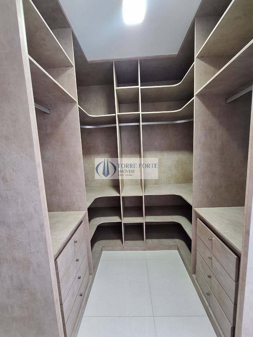 Apartamento à venda com 3 quartos, 200m² - Foto 5