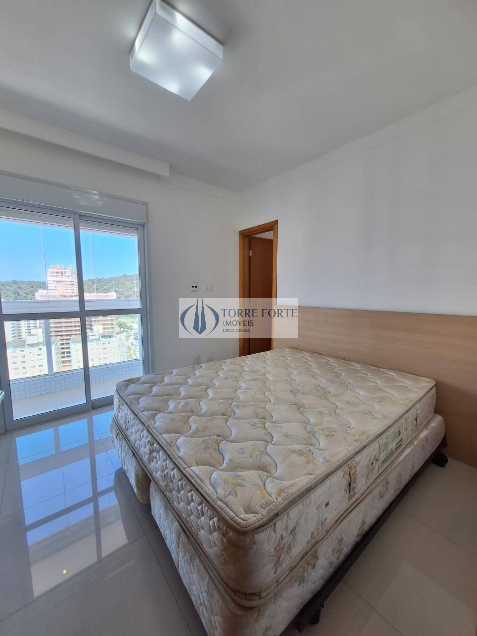 Apartamento à venda com 3 quartos, 200m² - Foto 9