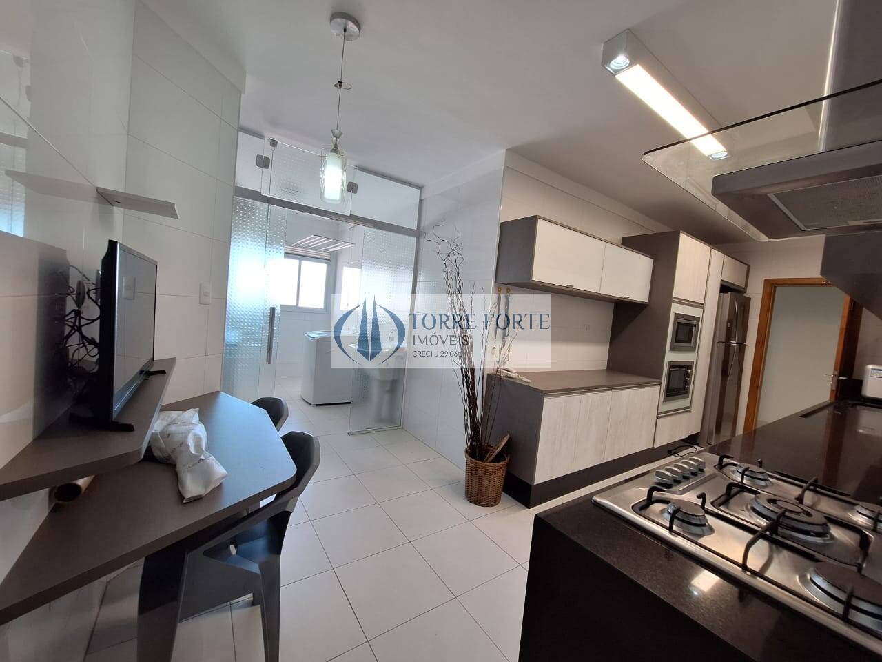 Apartamento à venda com 3 quartos, 200m² - Foto 13