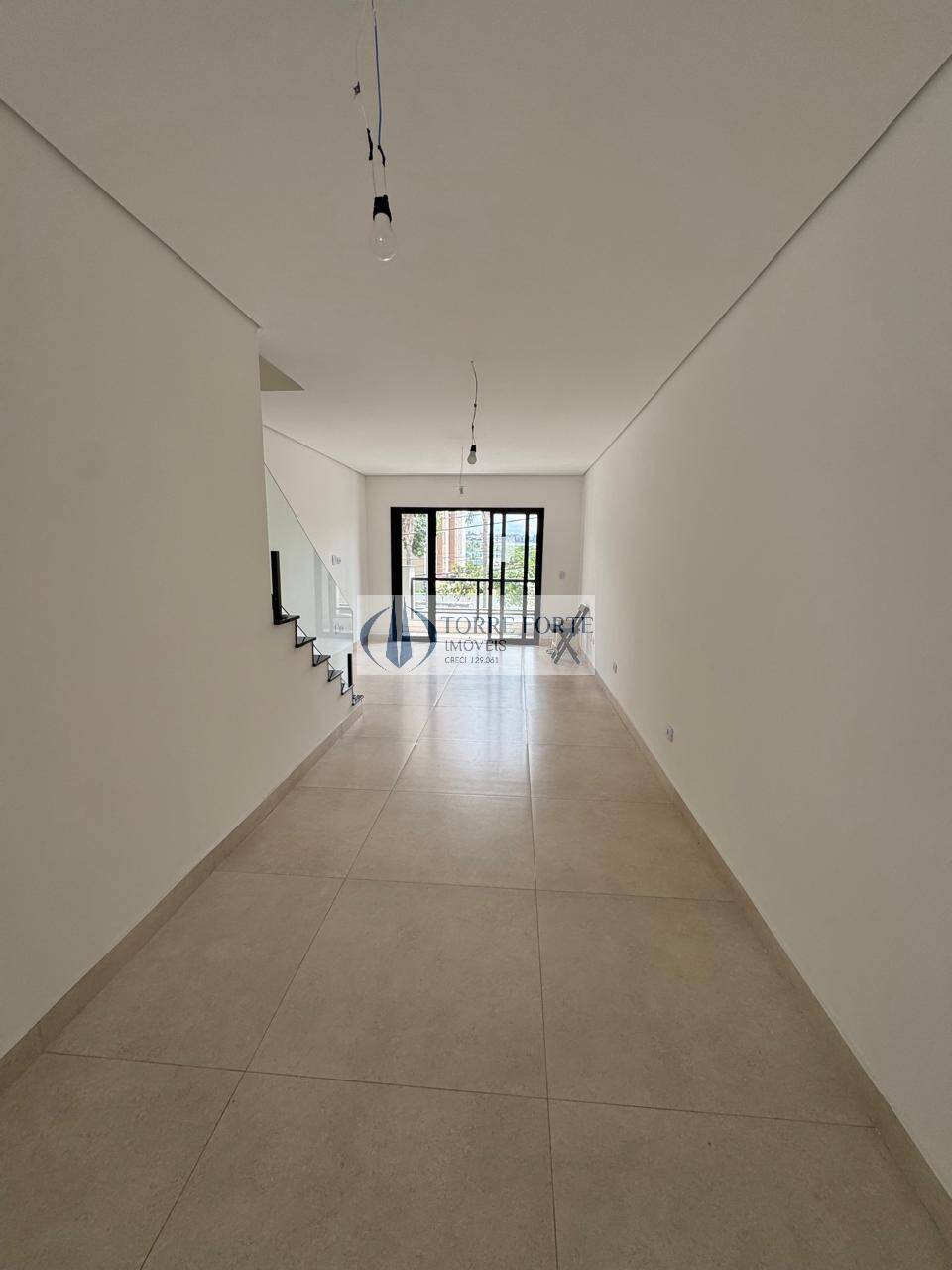 Casa à venda com 2 quartos, 144m² - Foto 2