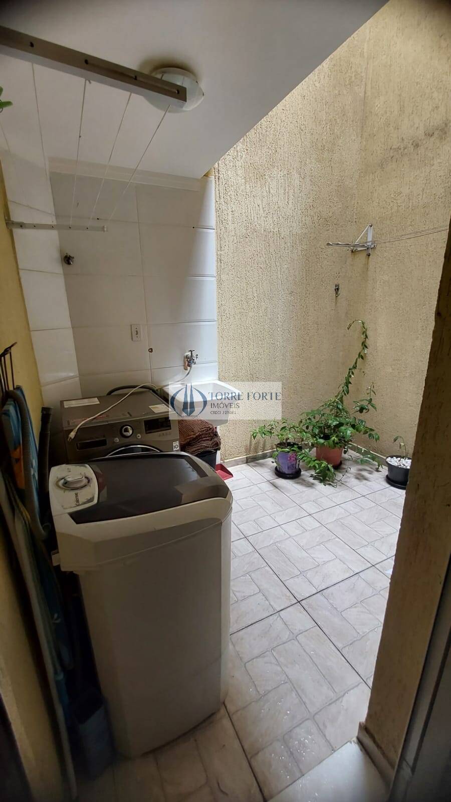 Casa à venda com 3 quartos, 70m² - Foto 14