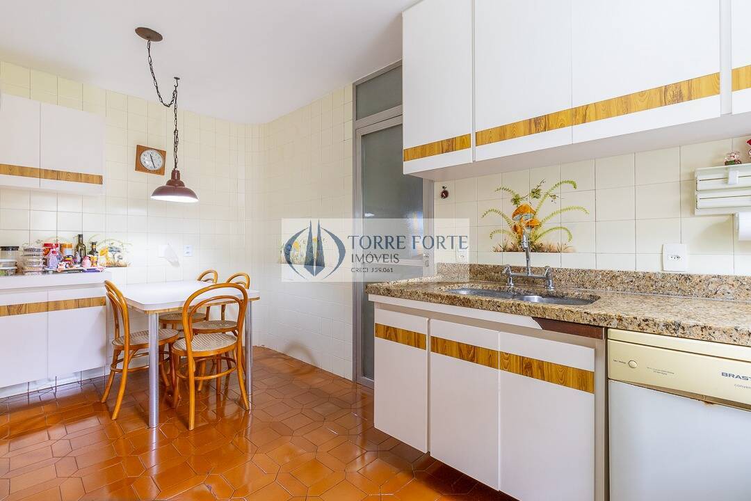 Apartamento à venda com 4 quartos, 220m² - Foto 8