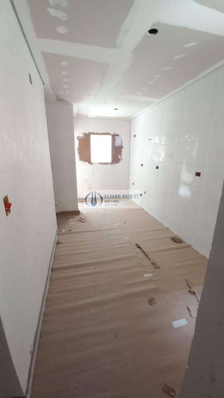 Casa à venda com 3 quartos, 80m² - Foto 11