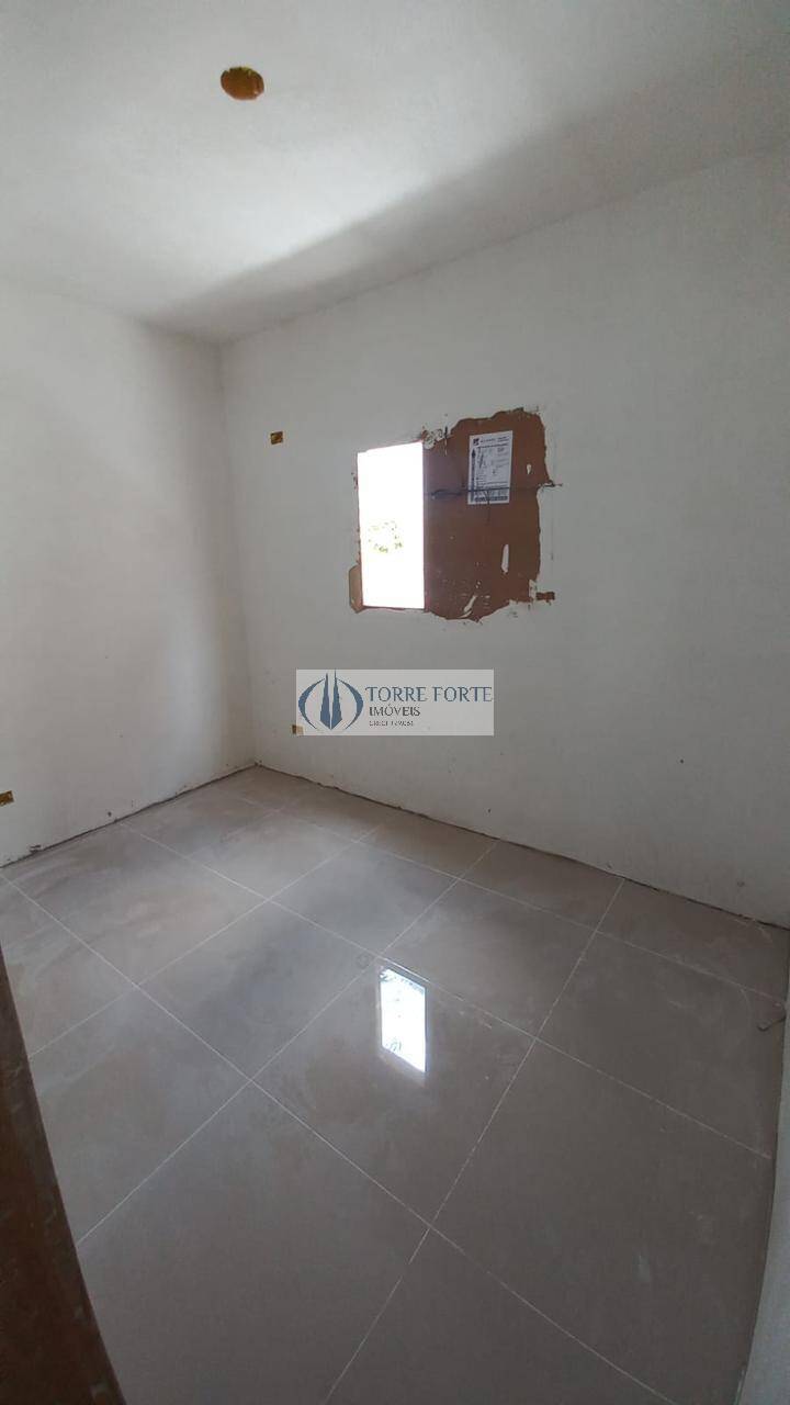 Casa à venda com 3 quartos, 80m² - Foto 14