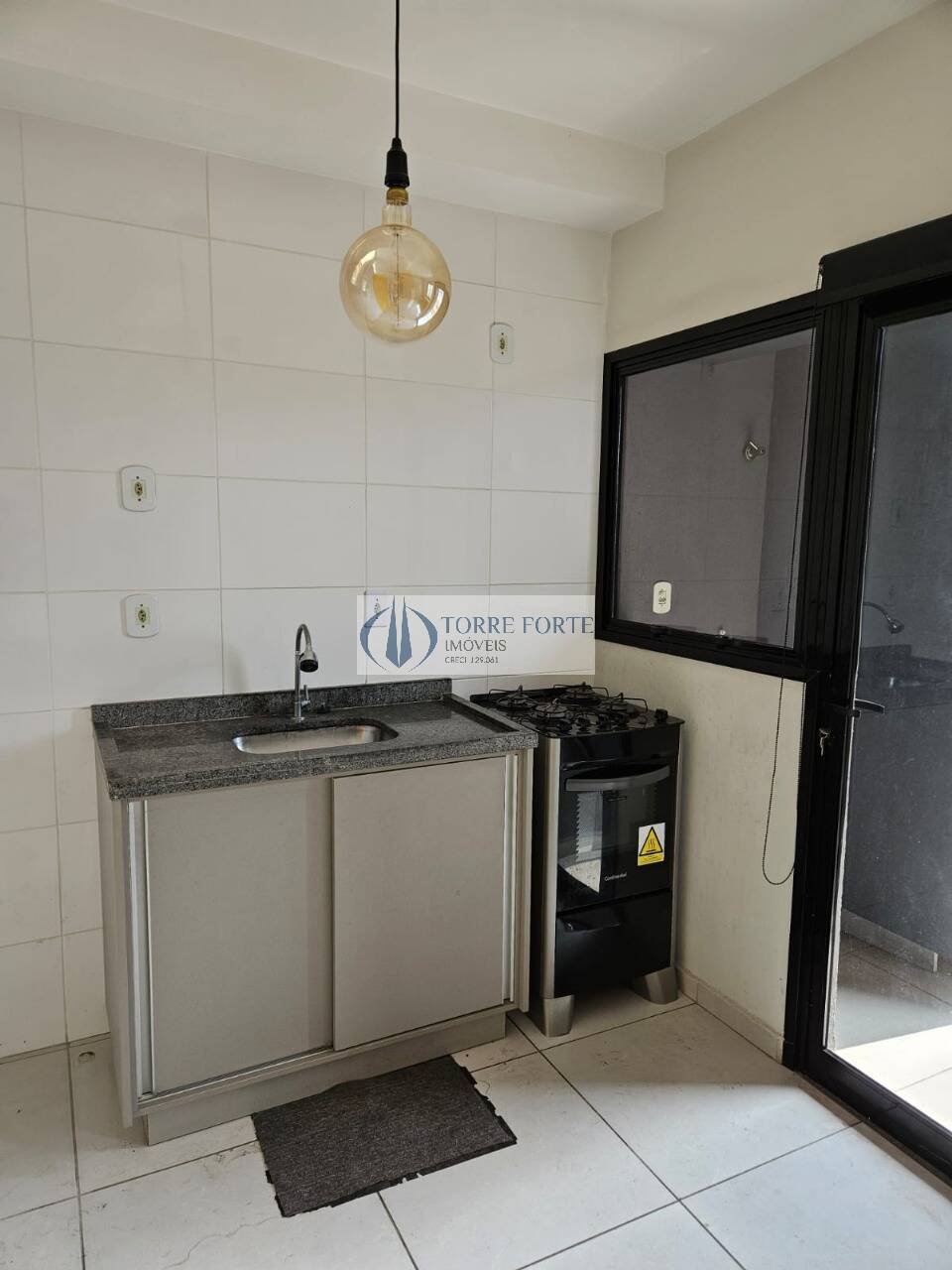 Apartamento à venda com 1 quarto, 40m² - Foto 1