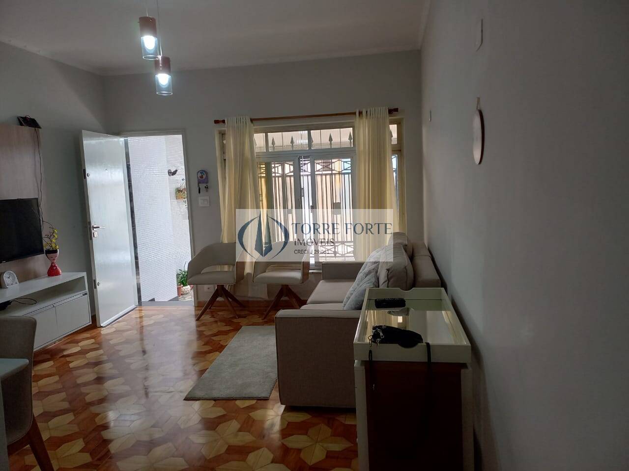 Casa à venda e aluguel com 2 quartos, 100m² - Foto 3