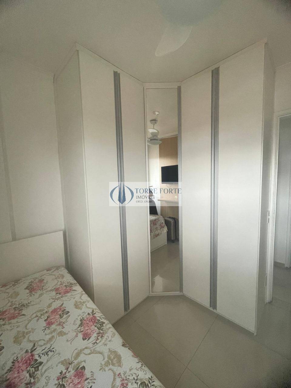 Apartamento à venda com 2 quartos, 62m² - Foto 3