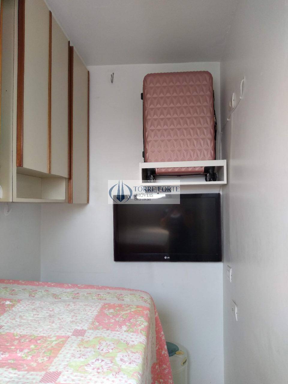 Apartamento à venda com 2 quartos, 62m² - Foto 4