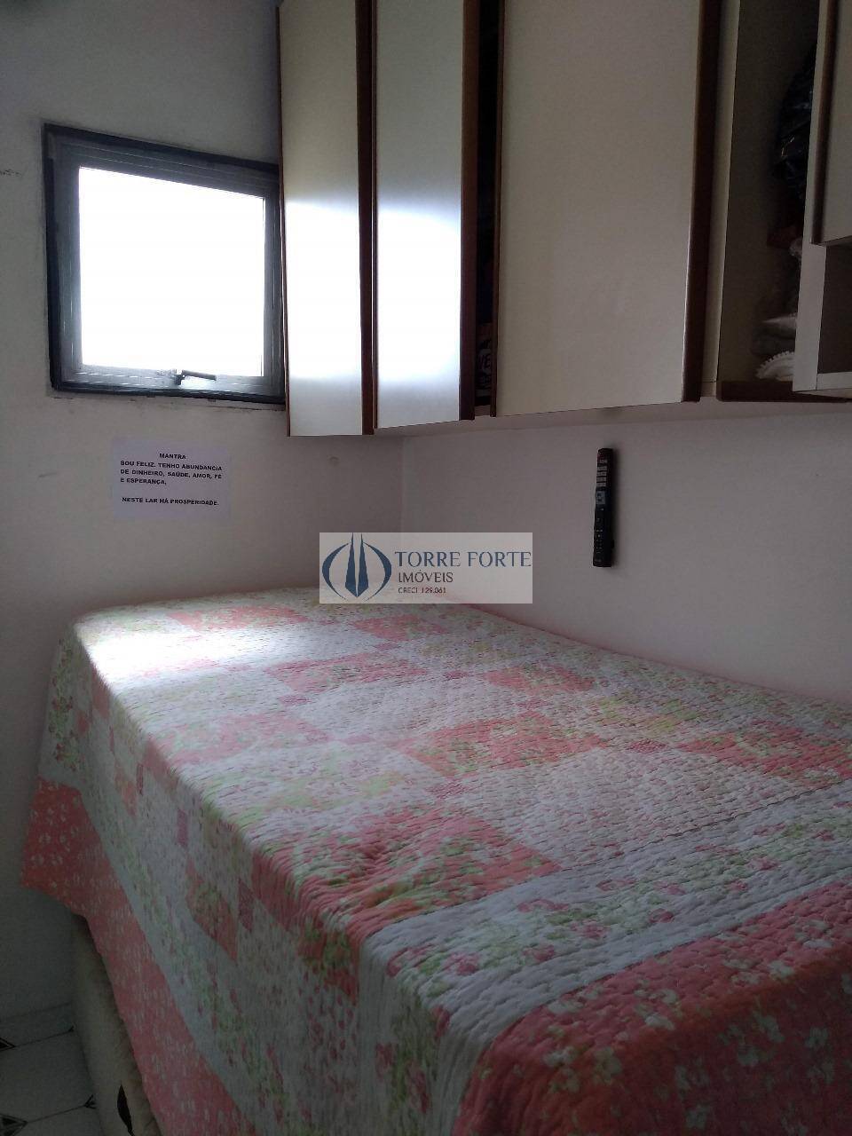 Apartamento à venda com 2 quartos, 62m² - Foto 5