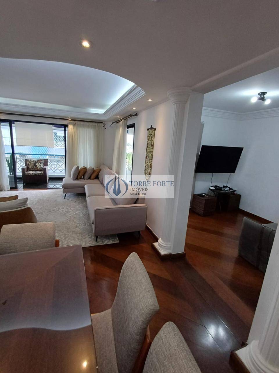 Apartamento à venda com 3 quartos, 151m² - Foto 3