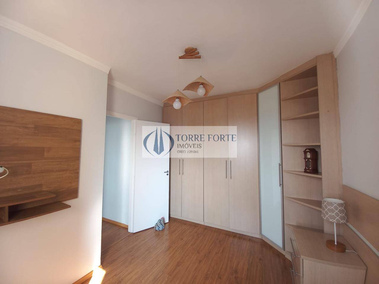 Apartamento à venda com 2 quartos, 60m² - Foto 5