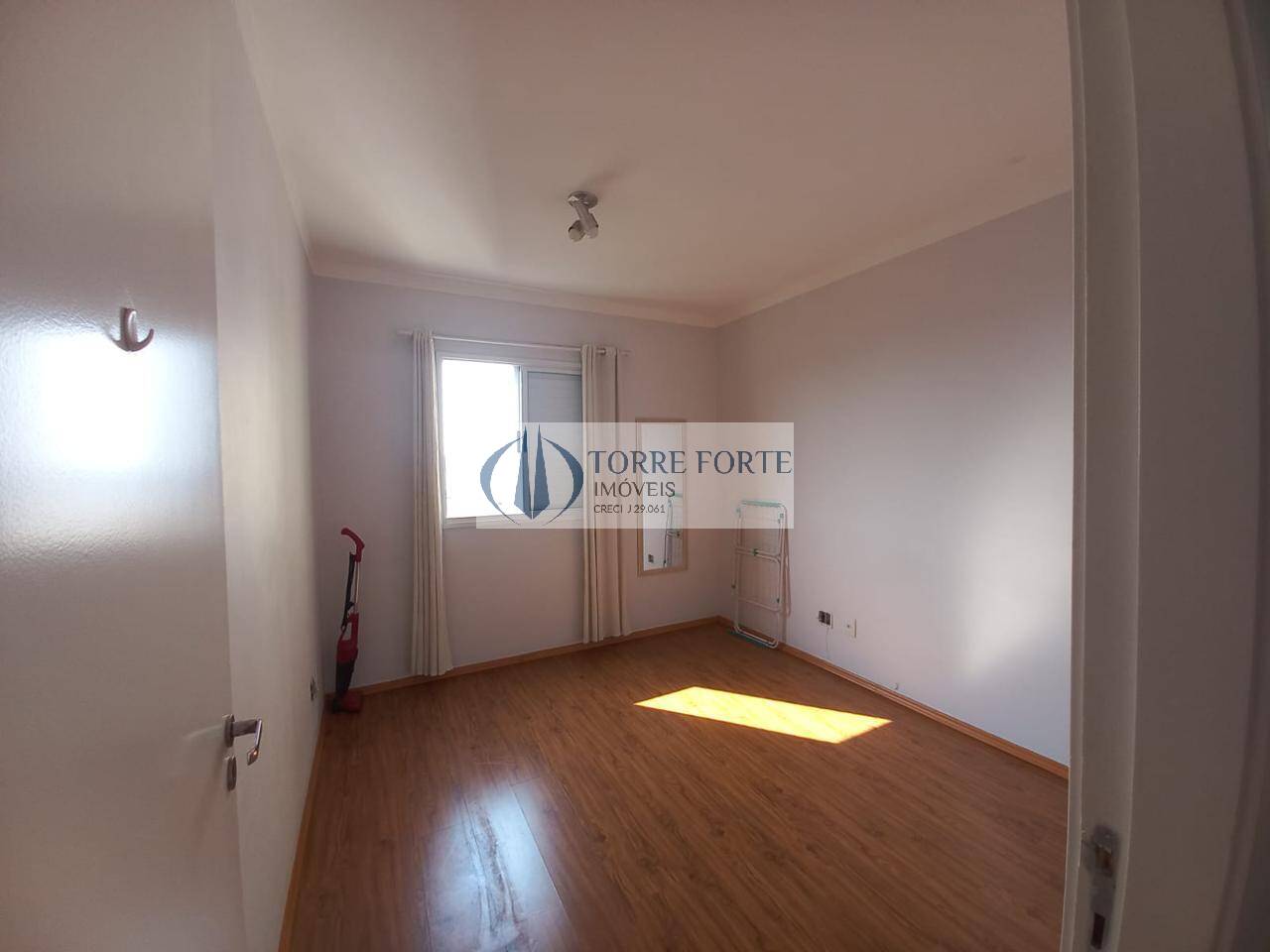 Apartamento à venda com 2 quartos, 60m² - Foto 11