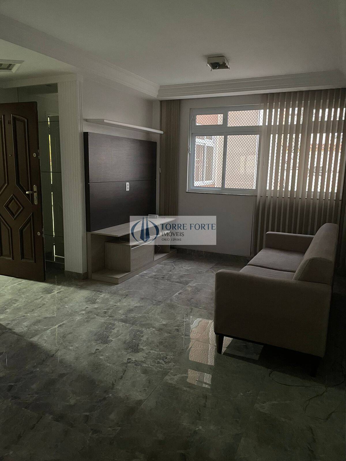 Apartamento à venda com 3 quartos, 104m² - Foto 1