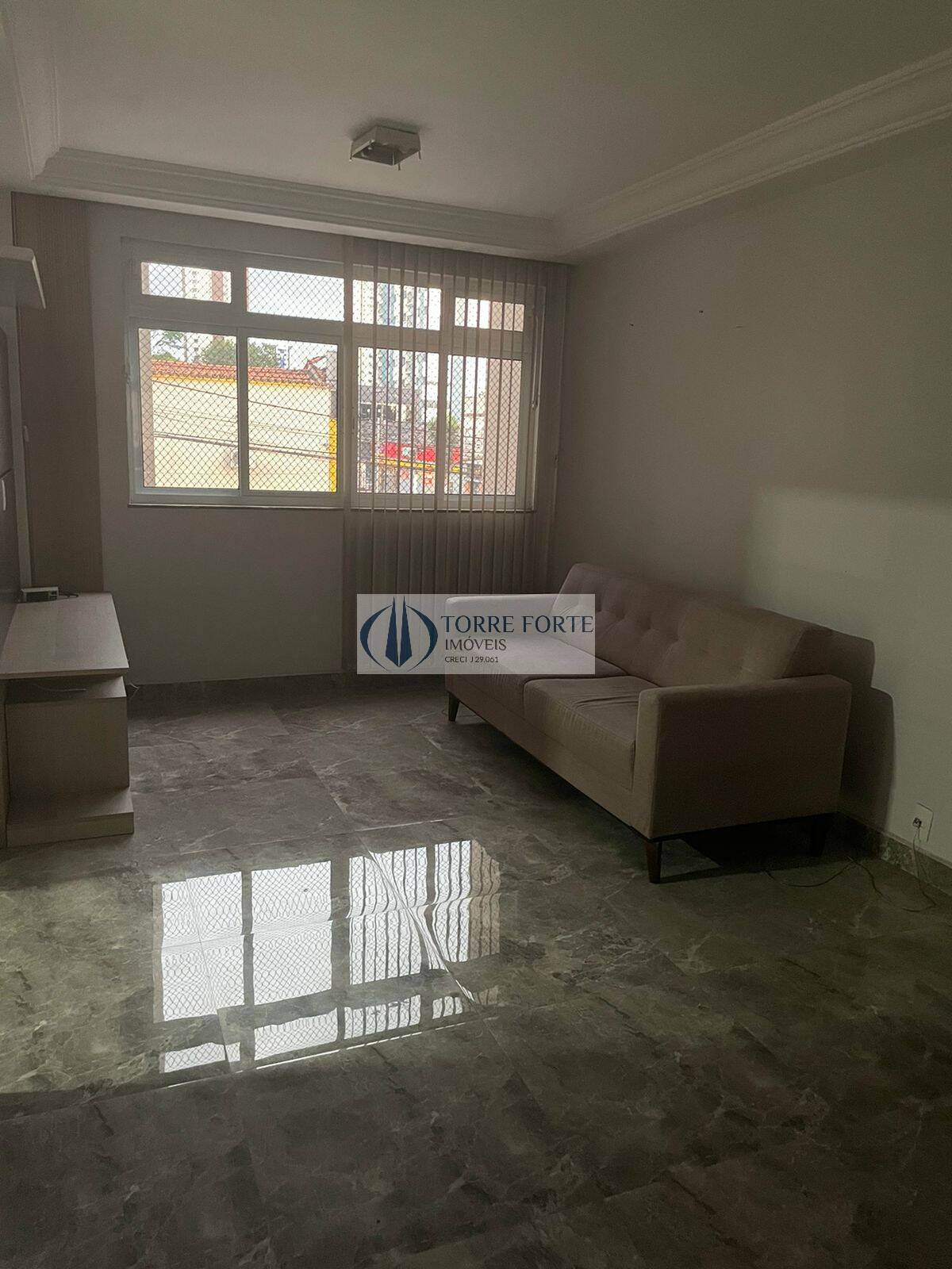 Apartamento à venda com 3 quartos, 104m² - Foto 3