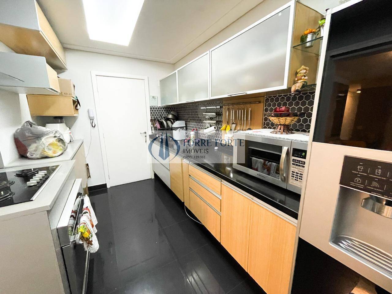 Apartamento à venda com 2 quartos, 190m² - Foto 2