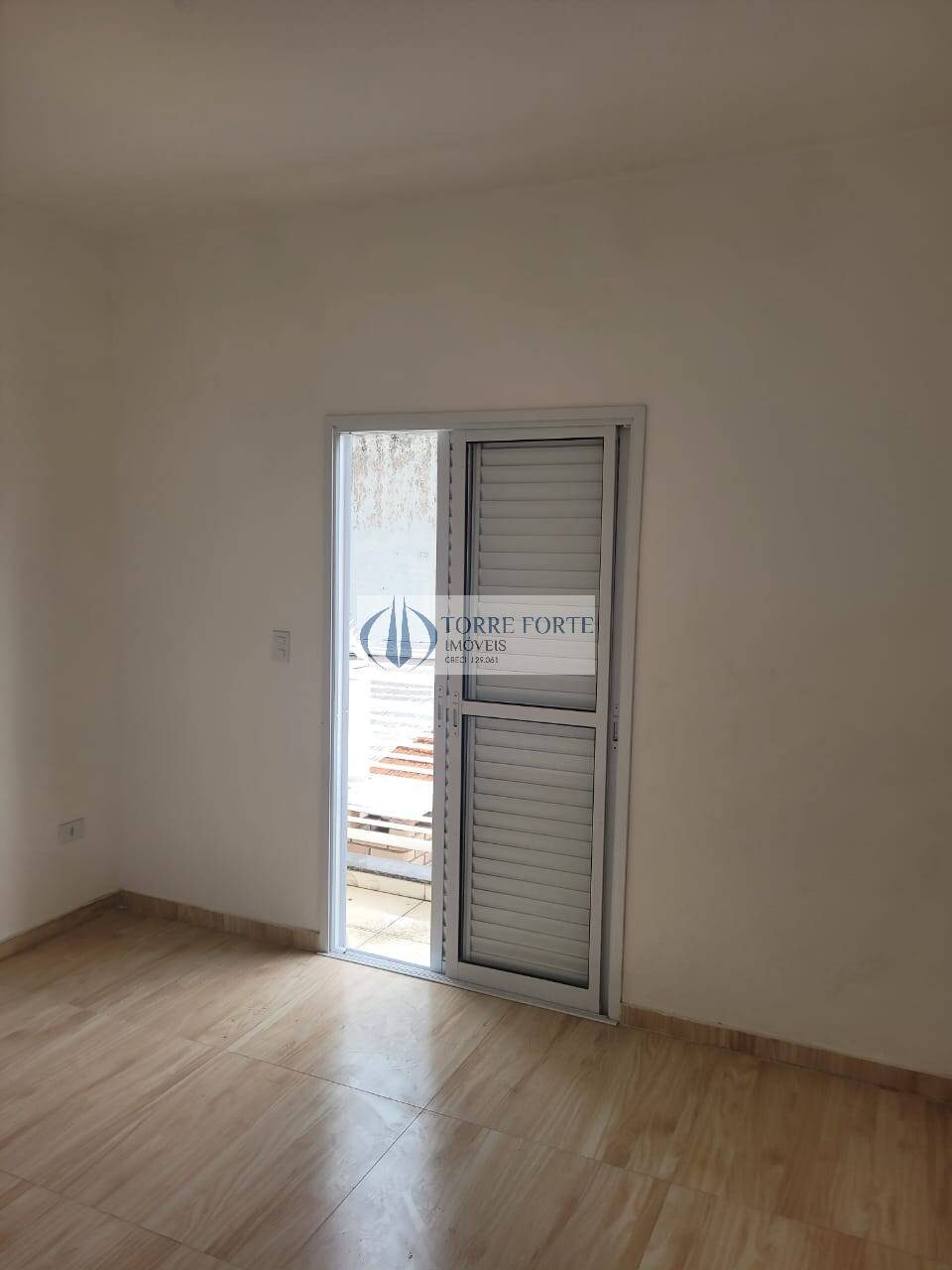 Casa à venda com 3 quartos, 100m² - Foto 2