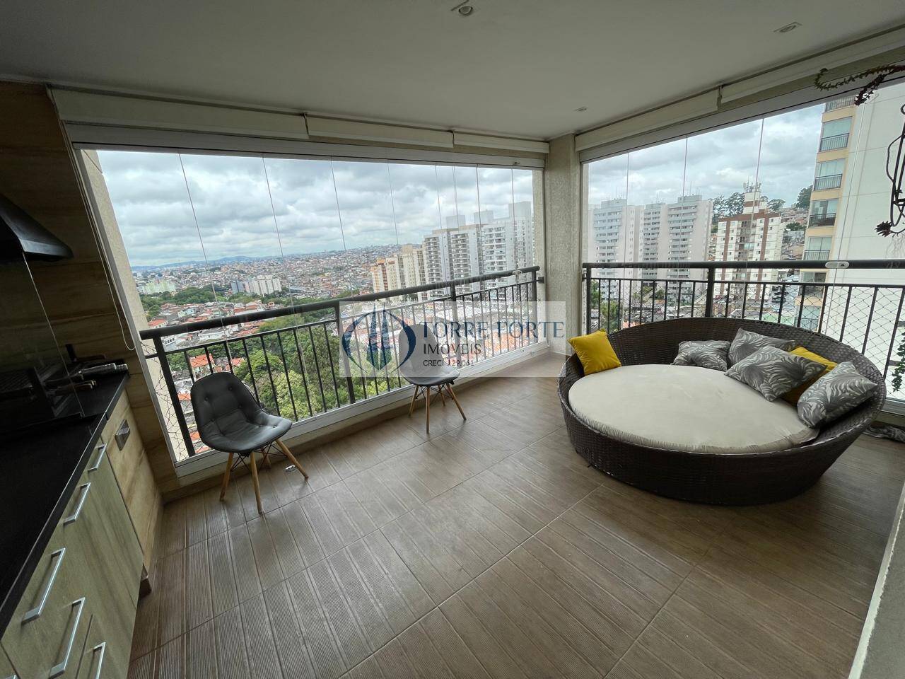 Apartamento à venda com 2 quartos, 67m² - Foto 1