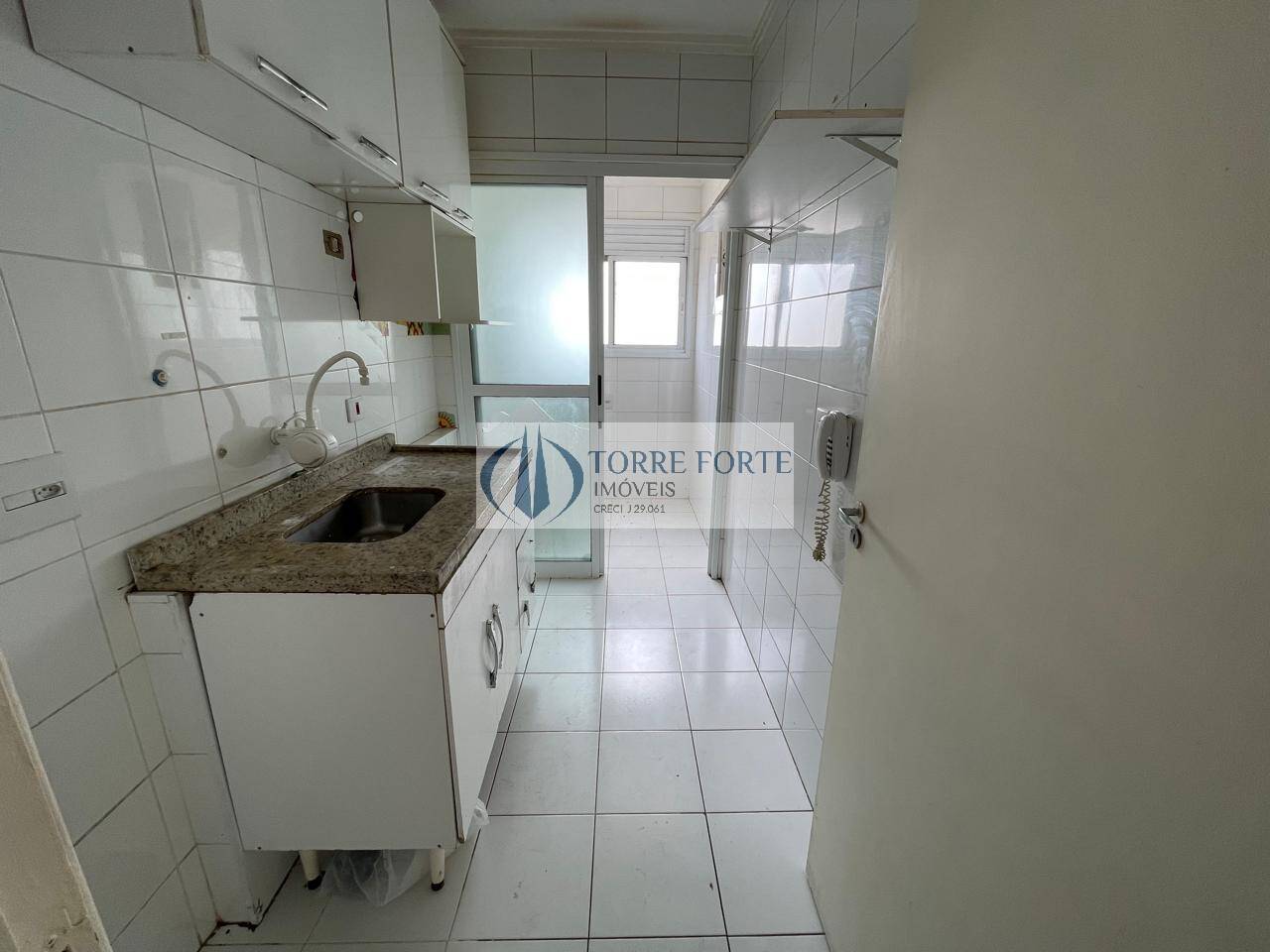 Apartamento à venda com 3 quartos, 67m² - Foto 4