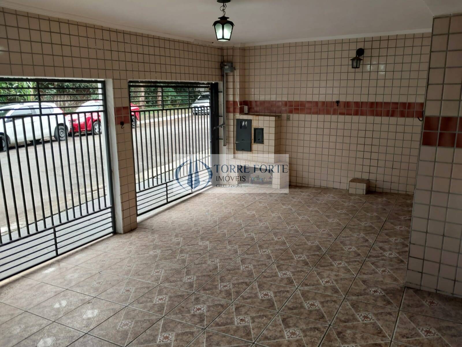 Sobrado à venda com 2 quartos, 212m² - Foto 1