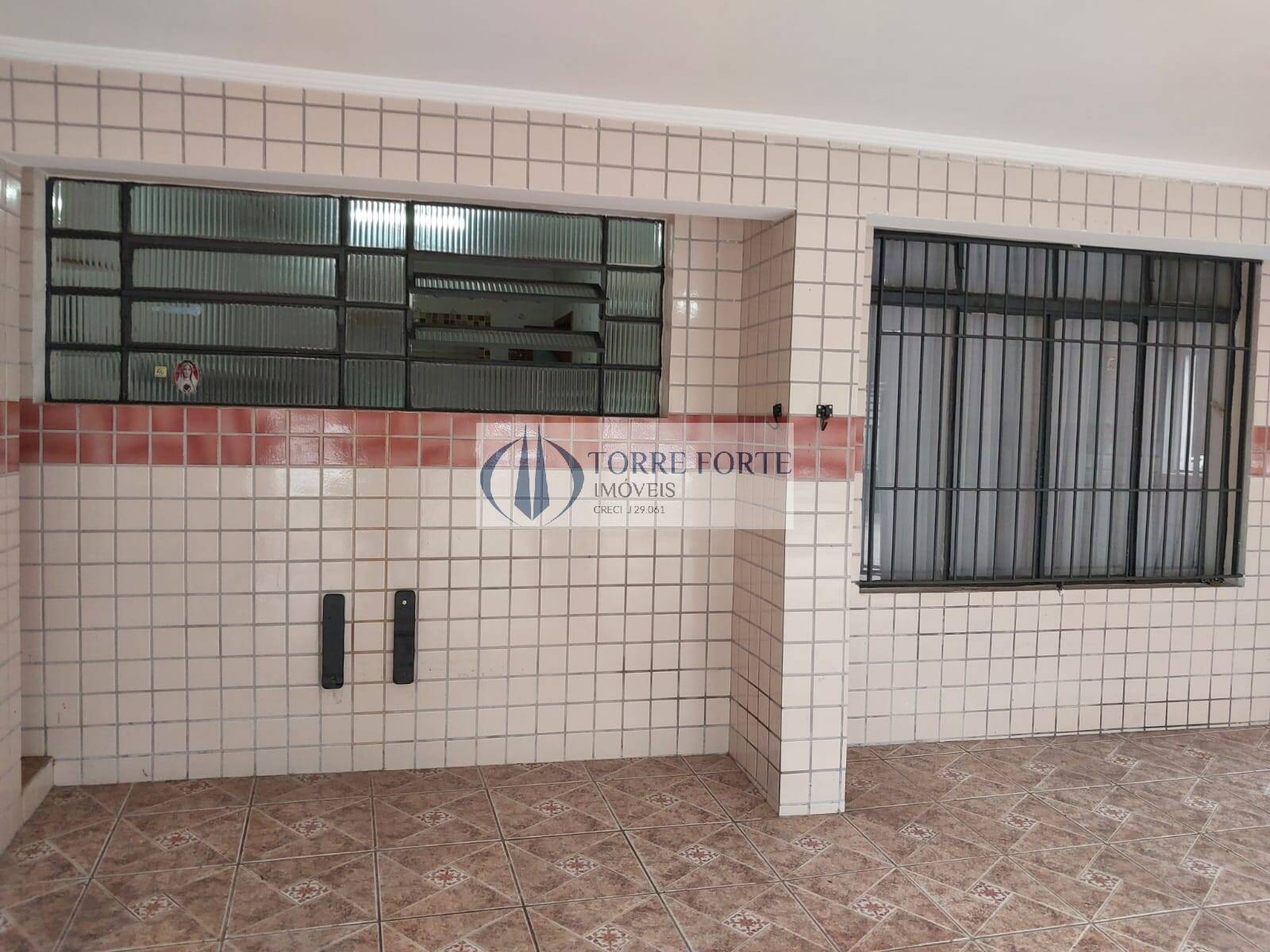 Sobrado à venda com 2 quartos, 212m² - Foto 3