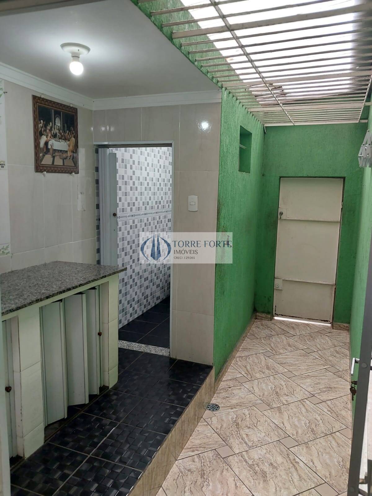 Sobrado à venda com 2 quartos, 212m² - Foto 4