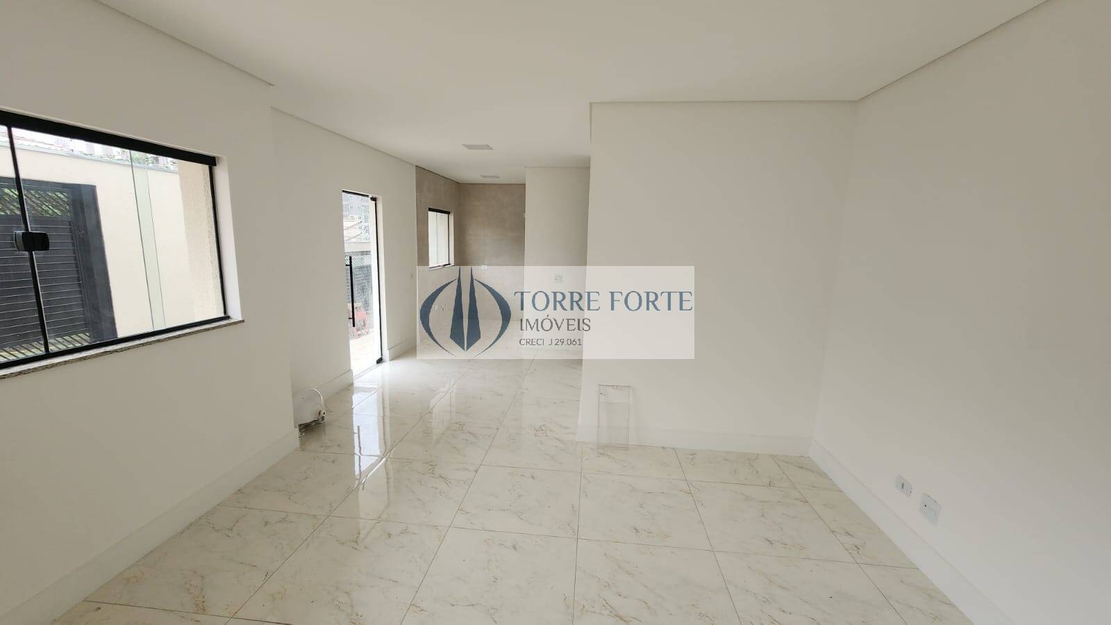 Sobrado à venda com 3 quartos, 98m² - Foto 1