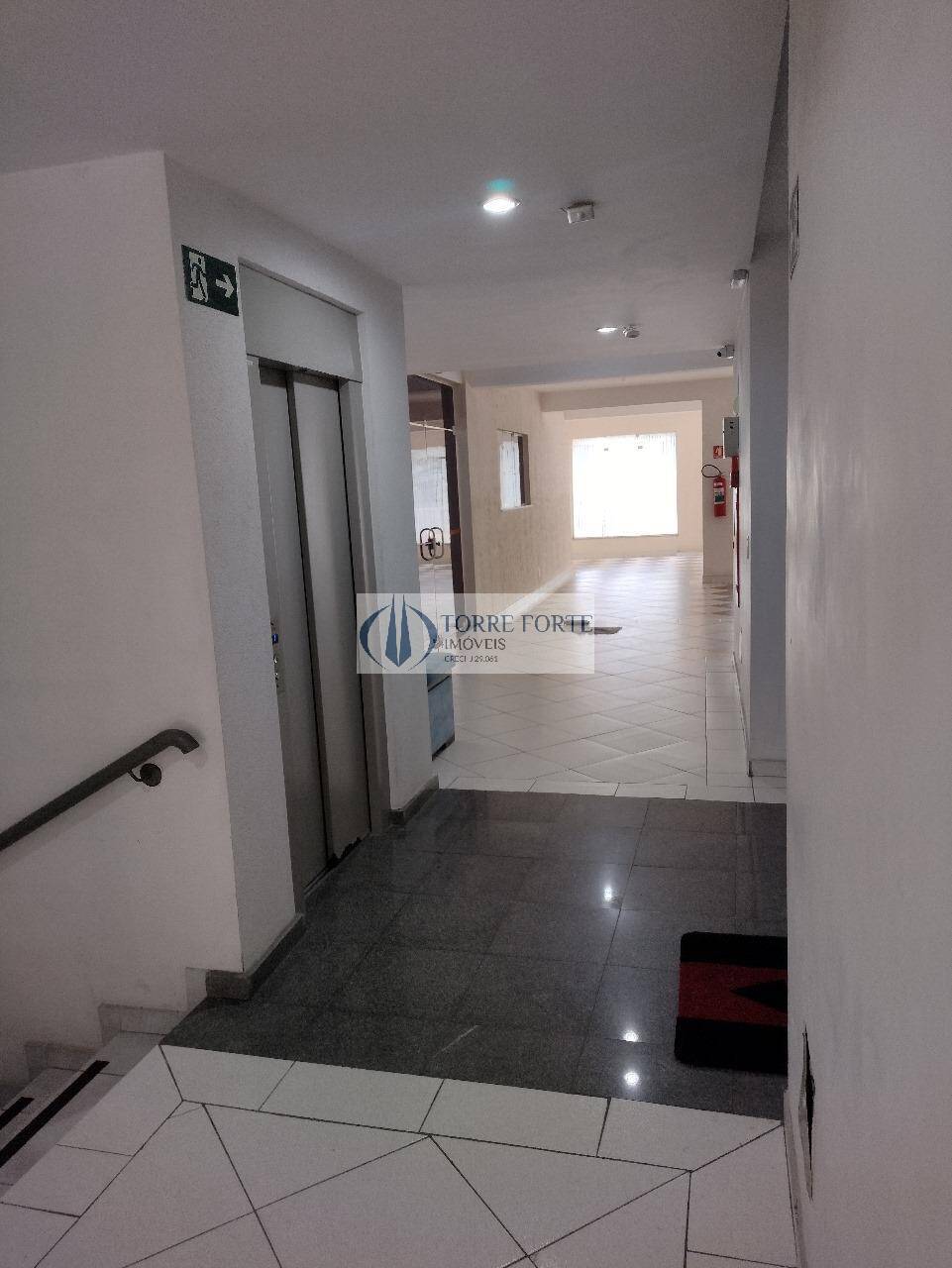 Apartamento à venda com 3 quartos, 108m² - Foto 2