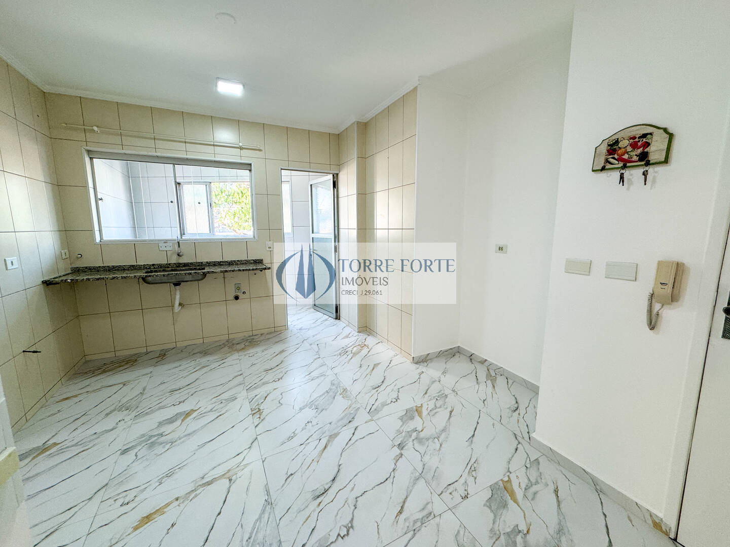 Apartamento à venda com 3 quartos, 94m² - Foto 3